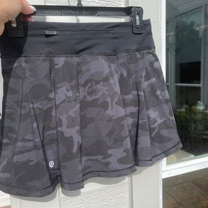 Lululemon Pace Rival Mid-Rise Skirt- Size 2 Tall.